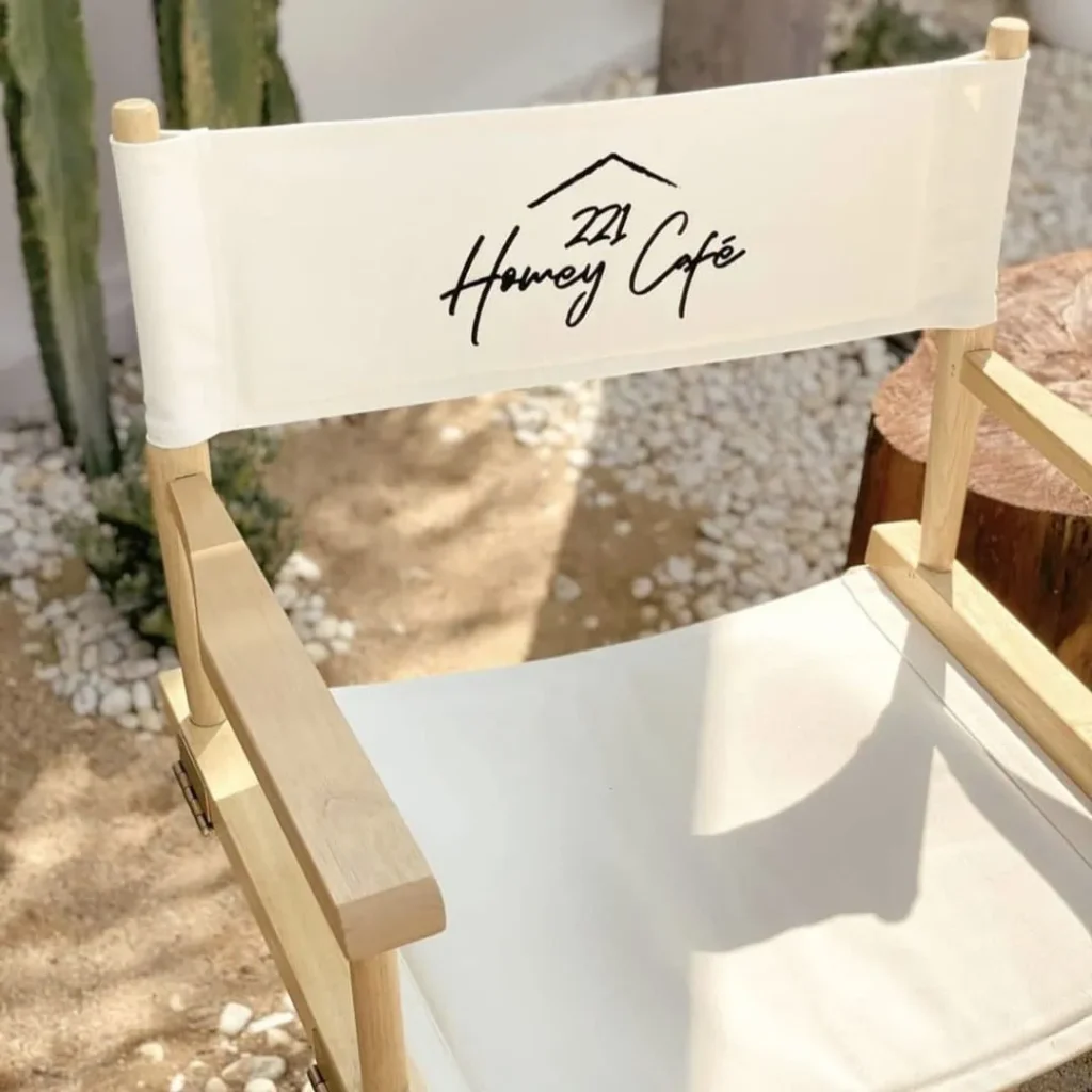 รับผลิตเก้าอี้ผู้กำกับ (Custom Director Chair) พร้อมสกรีนโลโก้องค์กร ชื่อแบรนด์ และข้อความ มีให้เลือกทั้งขนาด Standard และ High Chair