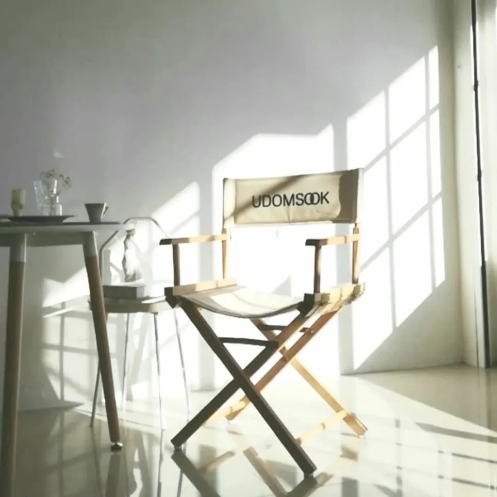 รับผลิตเก้าอี้ผู้กำกับ (Custom Director Chair) พร้อมสกรีนโลโก้องค์กร ชื่อแบรนด์ และข้อความ มีให้เลือกทั้งขนาด Standard และ High Chair
