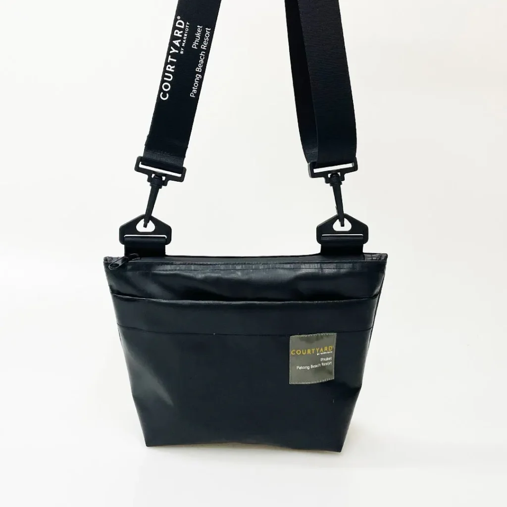 รับผลิตกระเป๋า Crossbody พร้อมสกรีนโลโก้บริษัท